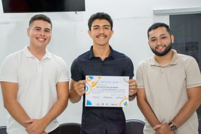 notícia: Jovens de Benevides concluem com êxito curso gratuito de Informática Essencial 