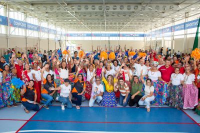 notícia: Olimpíada da Pessoa Idosa estreia na Usina da Paz de Benevides com disputa de jogos, danças regionais, medalhas e muita alegria