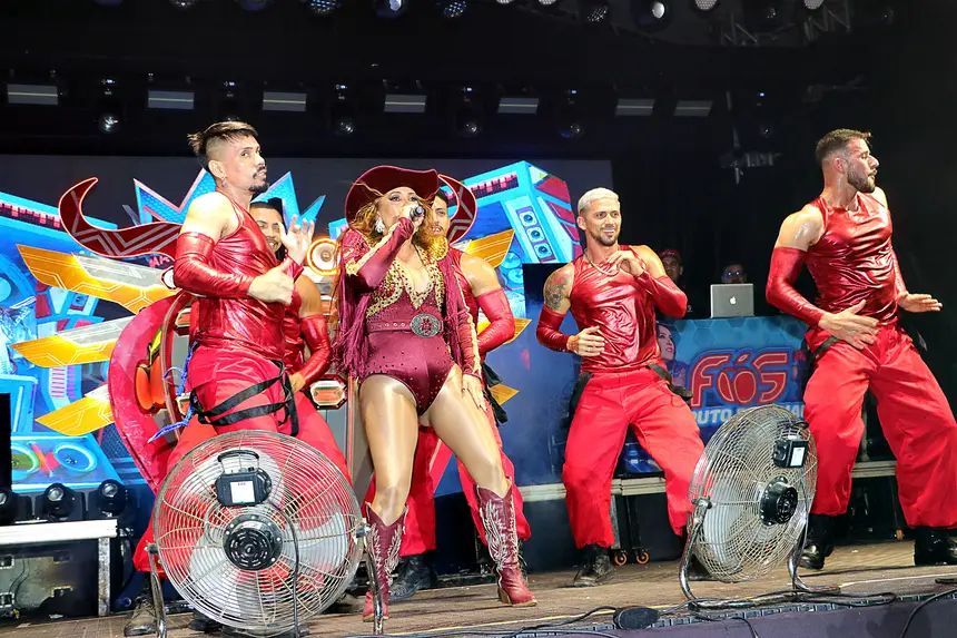 Sábado Sassaricando <div class='credito_fotos'>Foto: Márcio Souza &nbsp;&nbsp;|&nbsp;&nbsp; <a href='/midias/2026/originais/20260614022125-GF00009447-F00118636.webp' download><i class='fa-solid fa-download'></i> Download</a></div>
