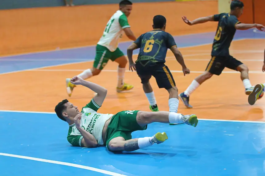 Campeonato Série B <div class='credito_fotos'>Foto: Márcio Souza &nbsp;&nbsp;|&nbsp;&nbsp; <a href='/midias/2026/originais/20260625235843-GF00009454-F00118850.webp' download><i class='fa-solid fa-download'></i> Download</a></div>