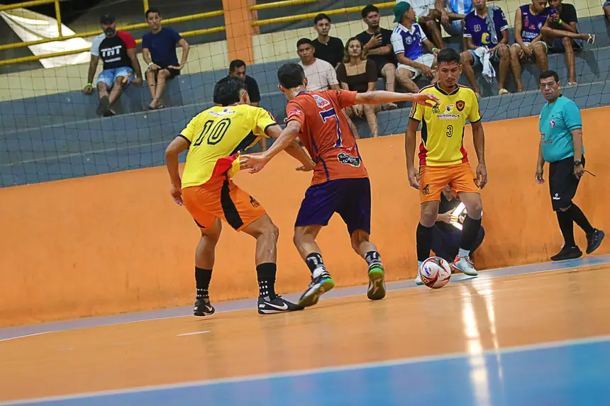Campeonato Série B <div class='credito_fotos'>Foto: Márcio Souza &nbsp;&nbsp;|&nbsp;&nbsp; <a href='/midias/2026/originais/20260625235850-GF00009454-F00118854.webp' download><i class='fa-solid fa-download'></i> Download</a></div>