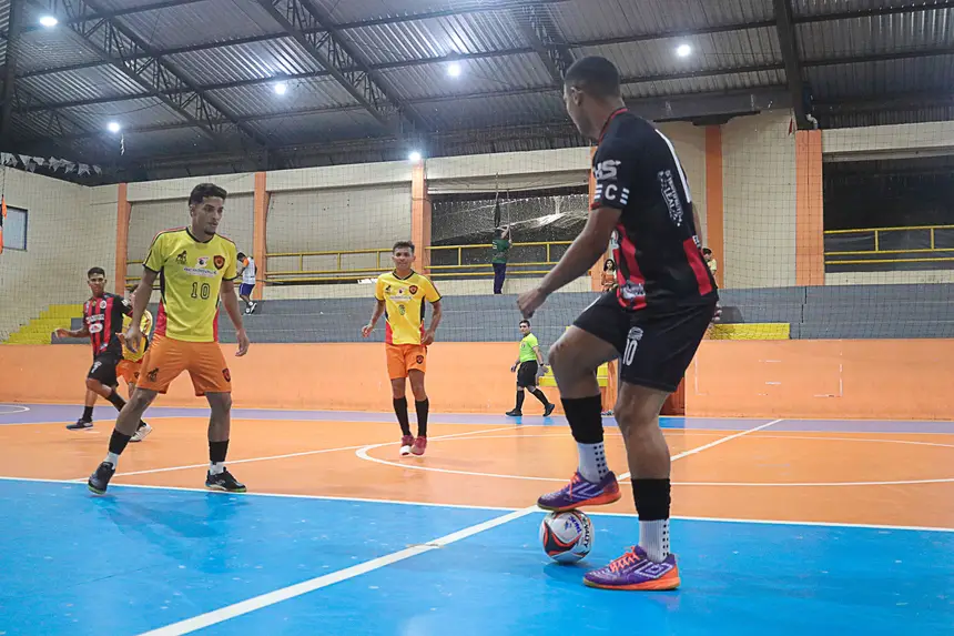 FUT-SAL SÉRIE B QUINTA FEIRA <div class='credito_fotos'>Foto: Márcio Souza &nbsp;&nbsp;|&nbsp;&nbsp; <a href='/midias/2026/originais/20260702232722-GF00009462-F00119112.webp' download><i class='fa-solid fa-download'></i> Download</a></div>