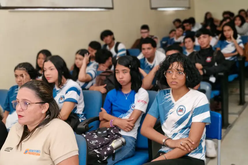  <div class='credito_fotos'>Foto:  &nbsp;&nbsp;|&nbsp;&nbsp; <a href='/midias/2026/originais/20260924133242-GF00009542-F00124142.webp' download><i class='fa-solid fa-download'></i> Download</a></div>