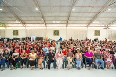 notícia: Assistentes Técnicos Educacionais (ATE) da Rede Municipal de Ensino de Benevides, são o público da formação realizada por Noah Chiavenato