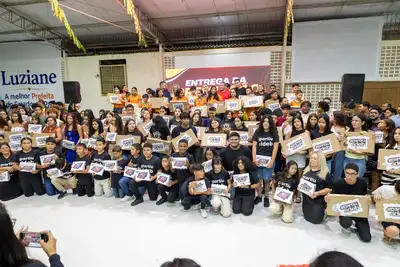 notícia: Benevides premia estudantes da Rede Municipal pelo excelente desempenho no #PartiuIDEB
