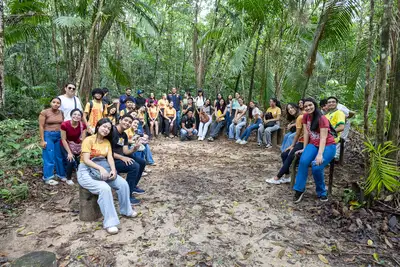 notícia: Jovens de Benevides participaram de programação que envolveu cinema, passeio ecológico, prática esportiva e banho de igarapé